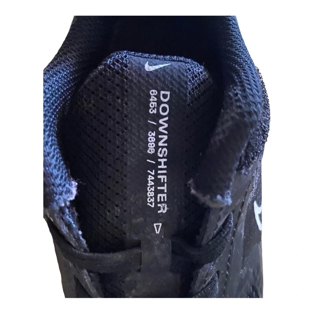 NIKE-UNISEX KIDS BLACK DOWNSHIFTER SHOES-SIZE 9C